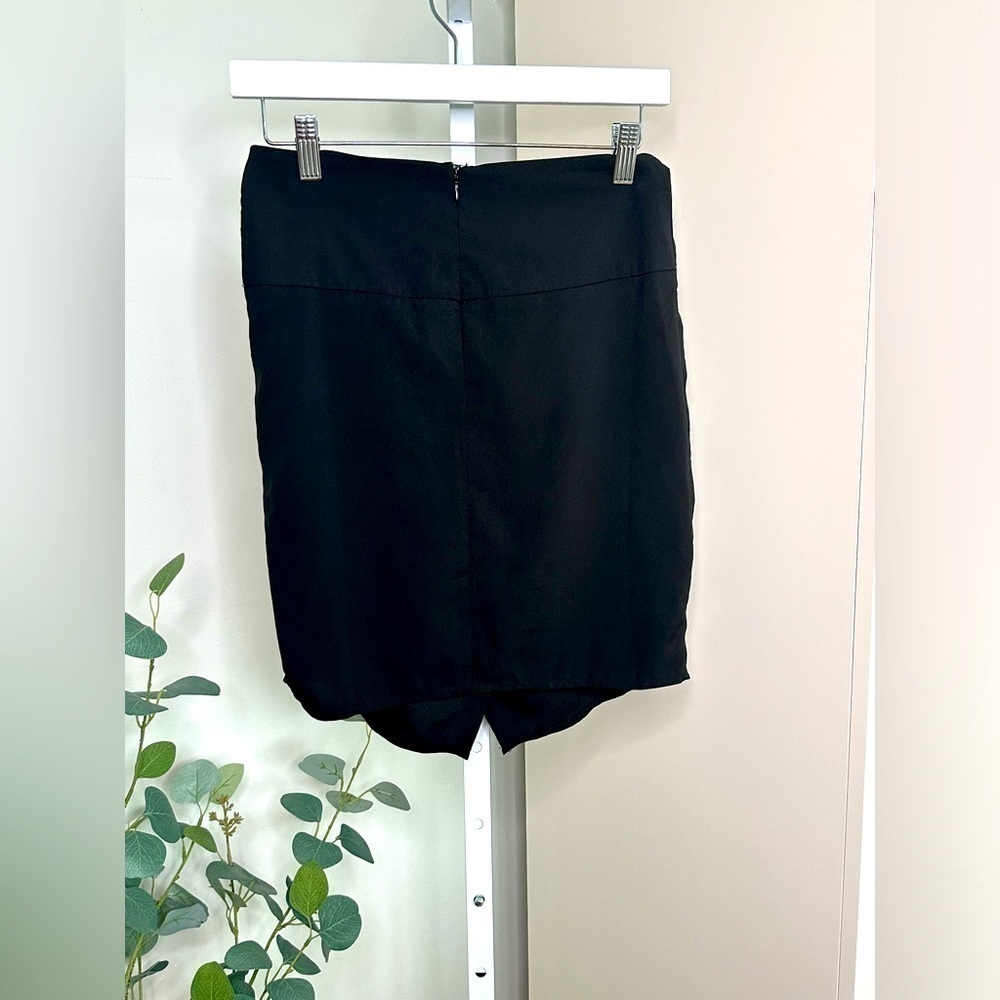 TOBI Pleated Front Black Lined Mini Skirt Size Small - Picture 3 of 11